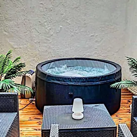 Apartament Appt Avec Jacuzzi Place Pey Berland