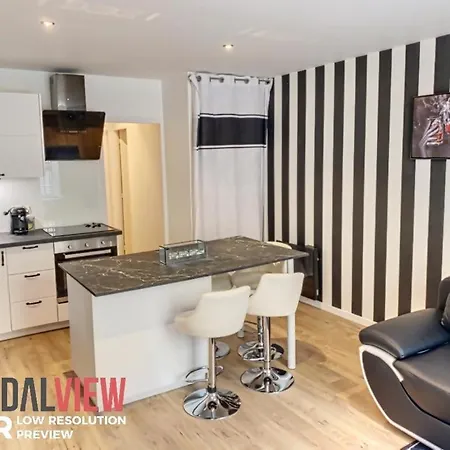 Appt Avec Jacuzzi Place Pey Berland Apartament Bordeaux