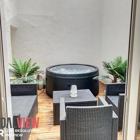 Apartament Appt Avec Jacuzzi Place Pey Berland *